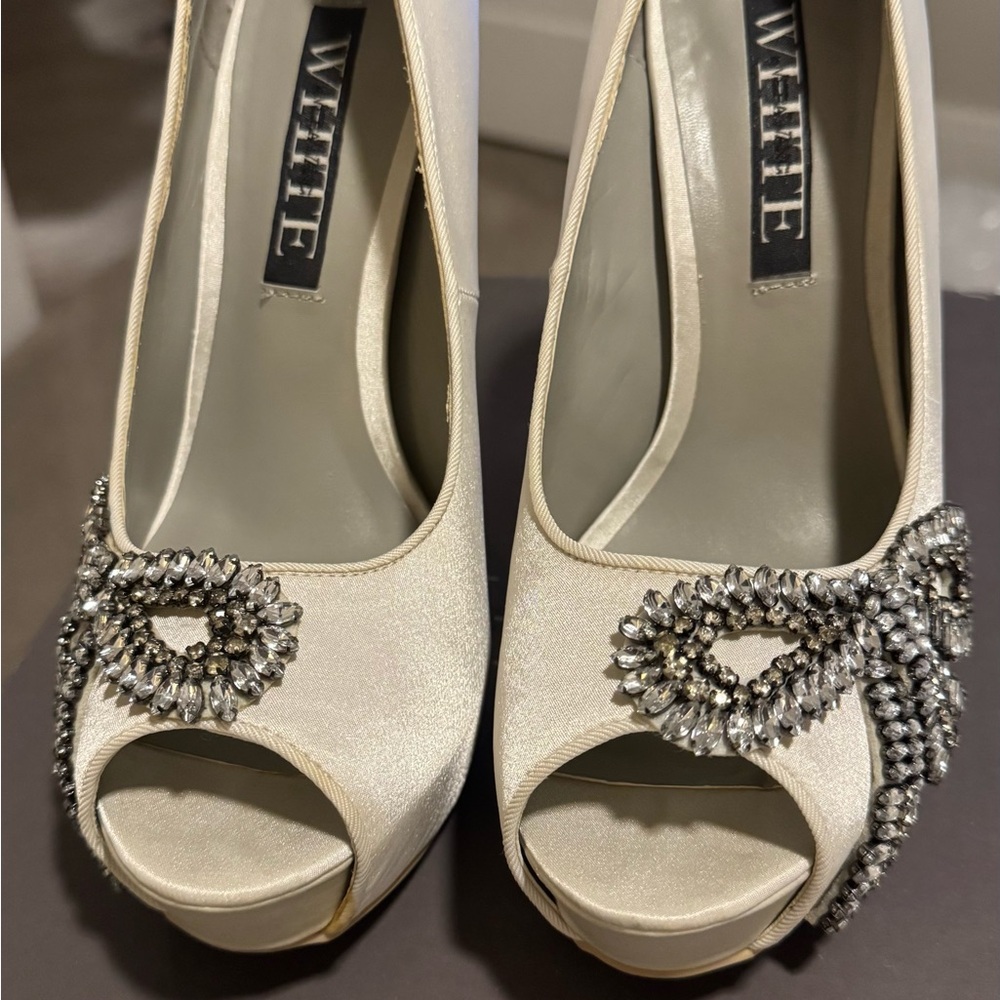 White by Vera Wang Peep-Toe Heels